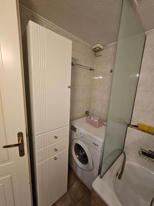 Kt Apartment Drama Luaran gambar